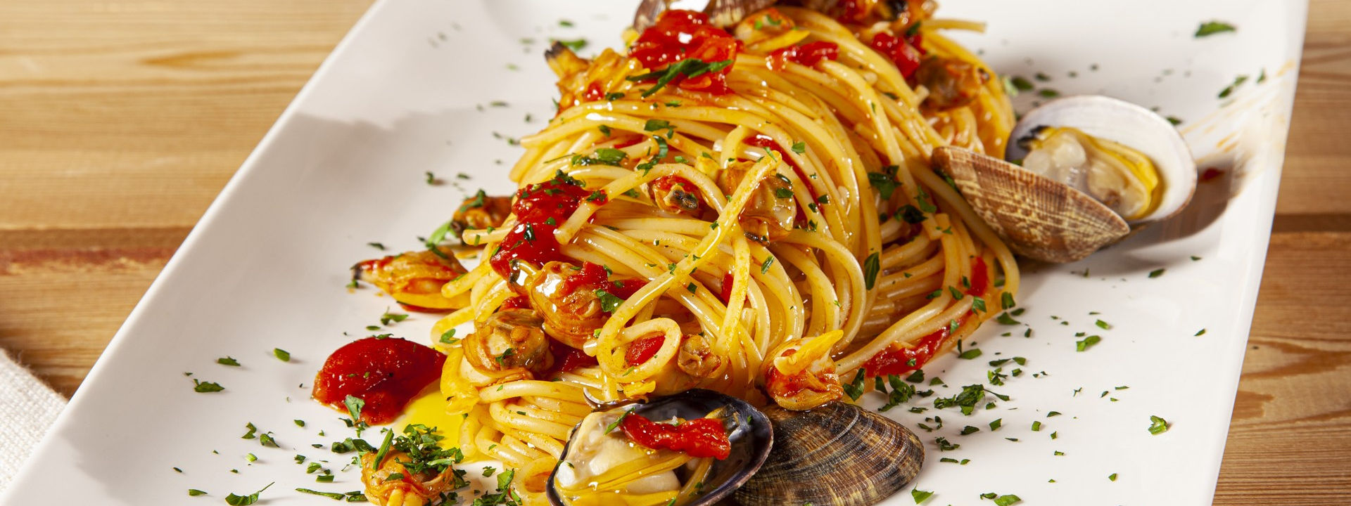 spaghetti-con-sugo-di-vongole